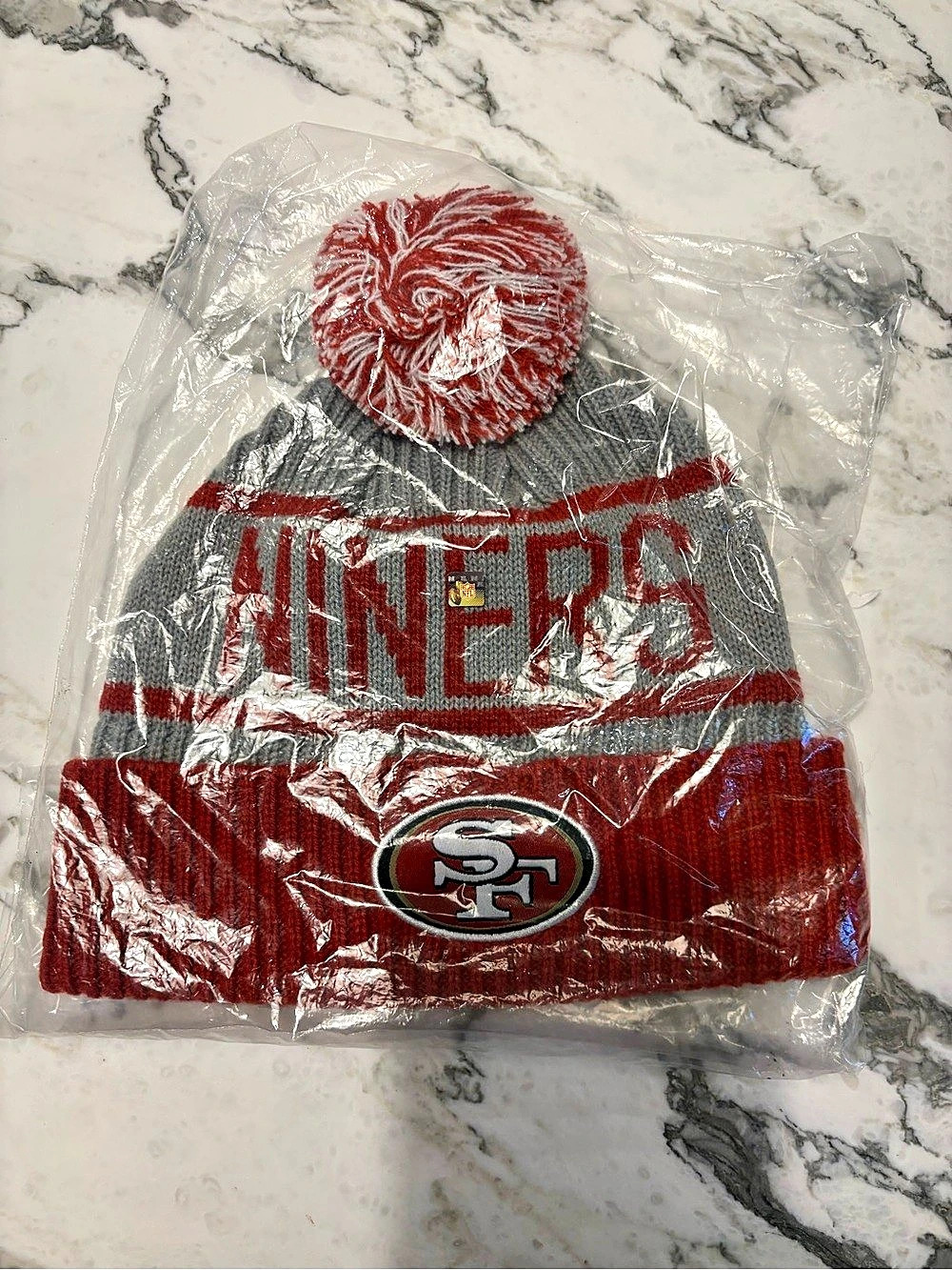 New Era San Francisco 49ers NFL Sideline Pom Beanie Red & Gray